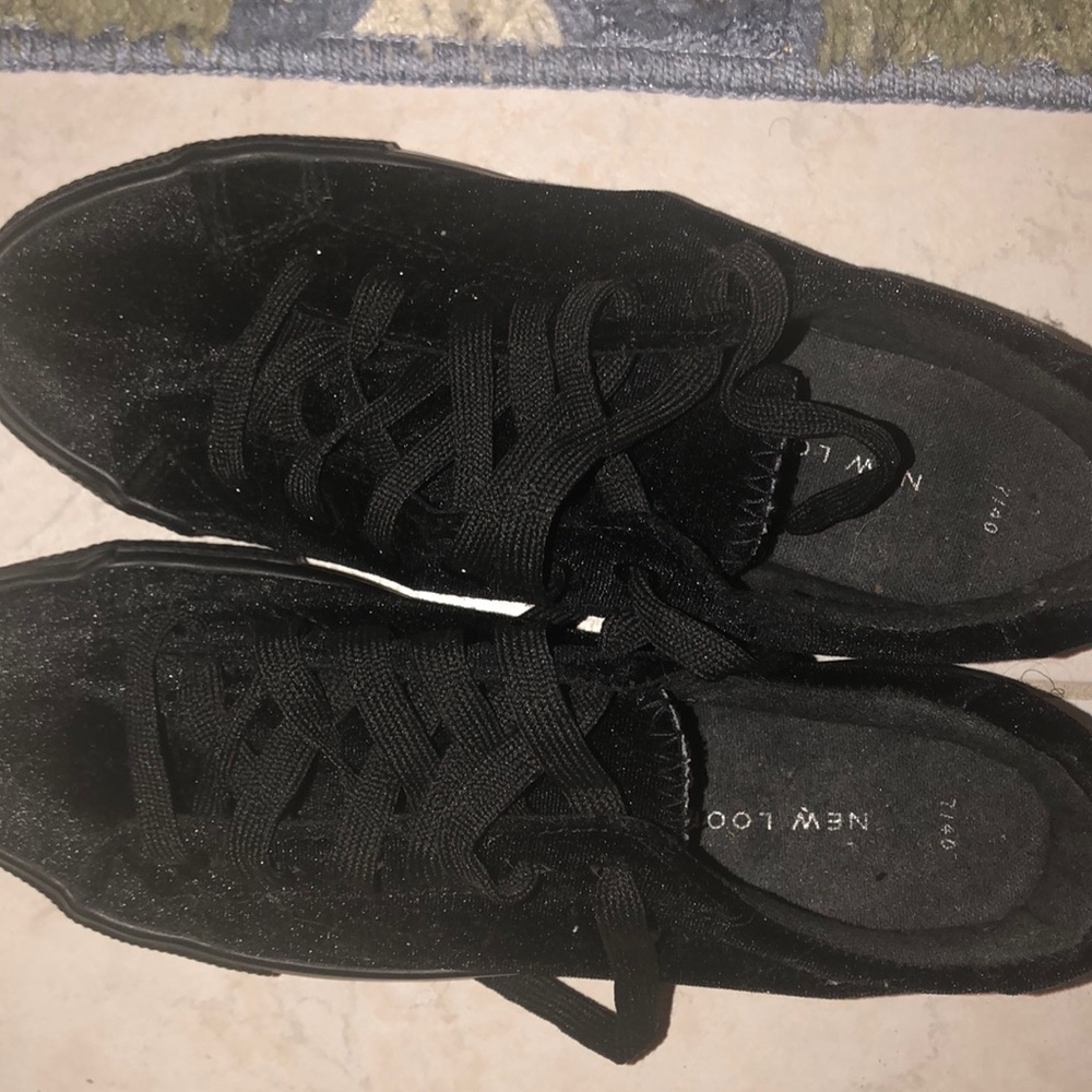 Black, velvet platform sneakers